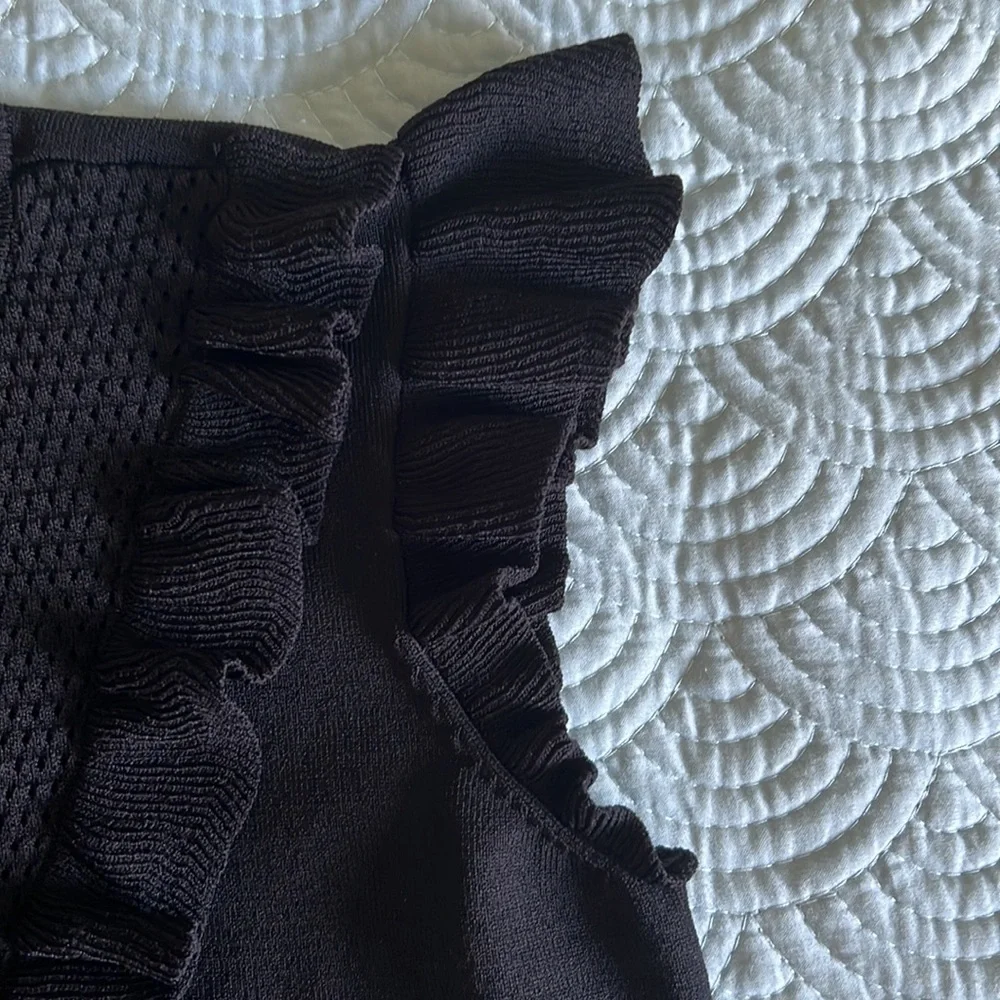 Marled Sleeveless Turtleneck with ruffles Black Small - Picture 11 of 11